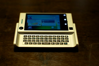 Illustration for article titled Motorola Devour Review: What Have You Done To My Droid?